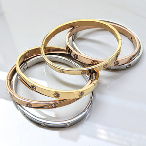 Rosa Bangle